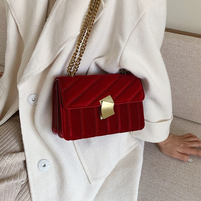 sac - pochette - baguette - bandoulière - banane - femme - modest - fashion - maroquinerie - velours - rouge